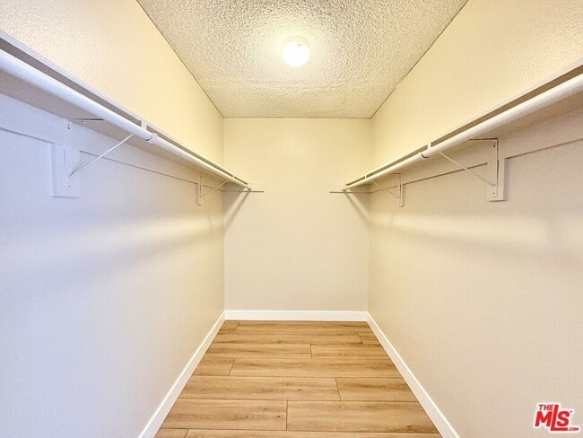 Building Photo - 6202 Fulton Ave