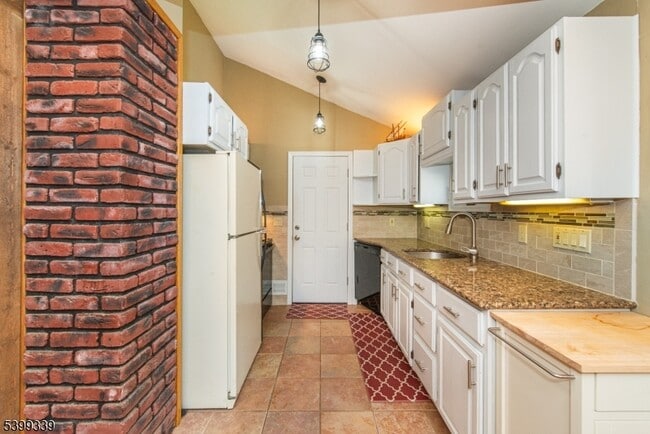 Building Photo - 13 Marine Terrace