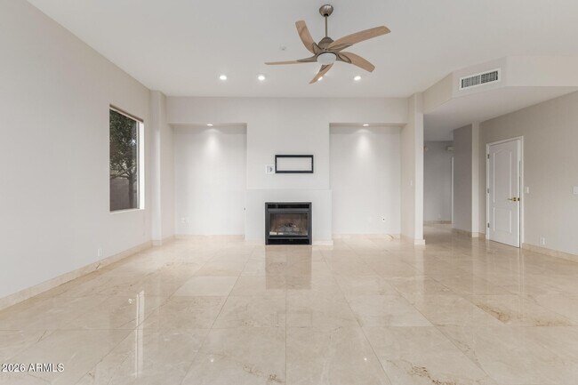 Building Photo - 10872 E Raintree Dr