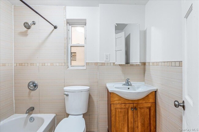 Building Photo - 953A E 217th St