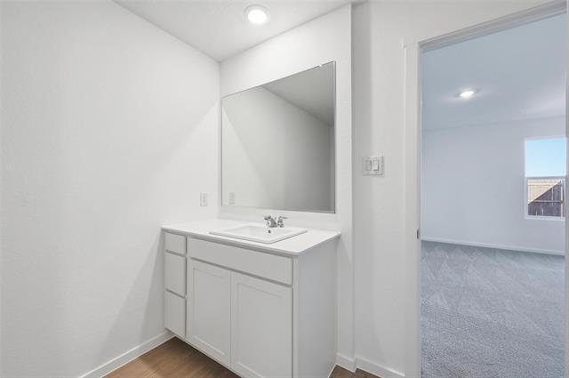 Building Photo - 2040 Shady Oaks Dr