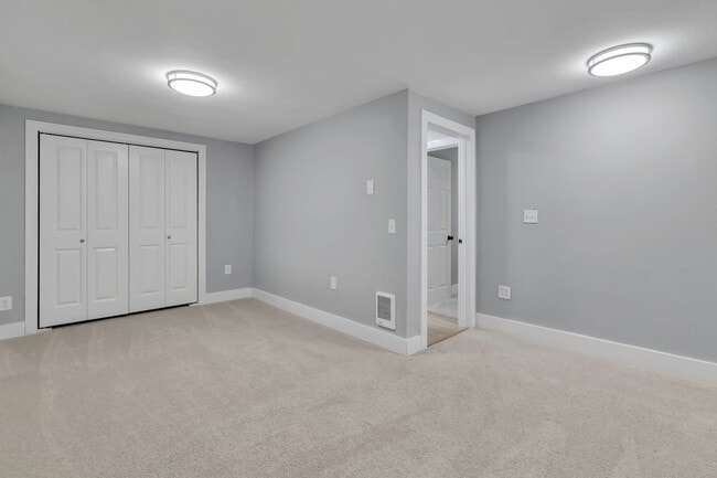 Building Photo - 5182