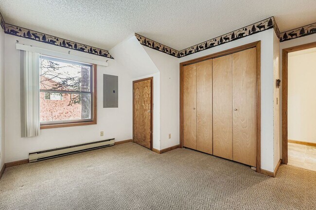 Building Photo - 345 N Chipmunk Cir