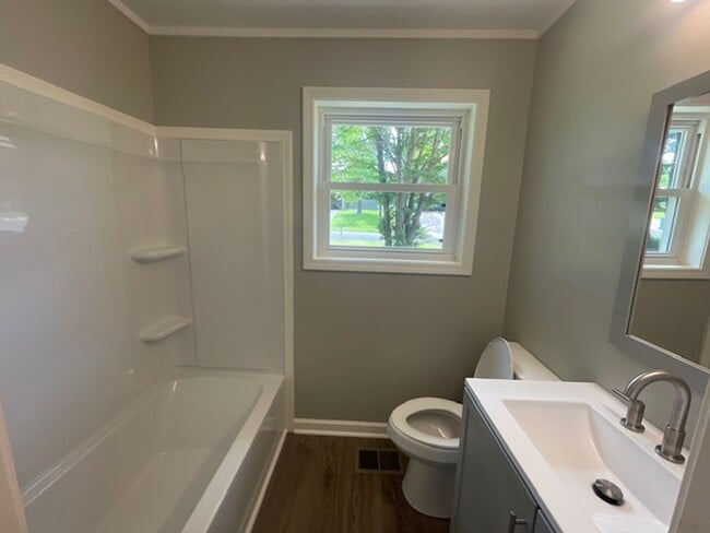 Building Photo - Renovated 3 Bedroom 1 Bath Home for Rent!!