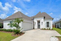 Building Photo - Beautiful home with high end finishes