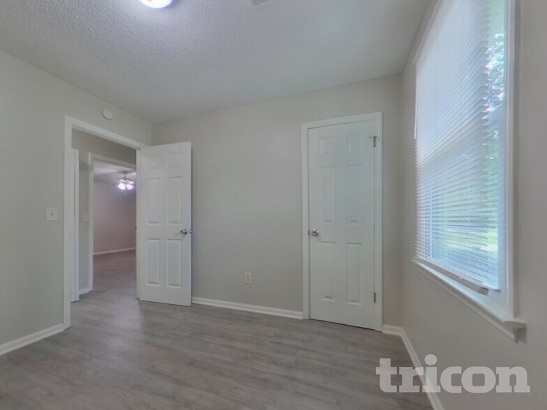 Building Photo - 424 Westridge Rd