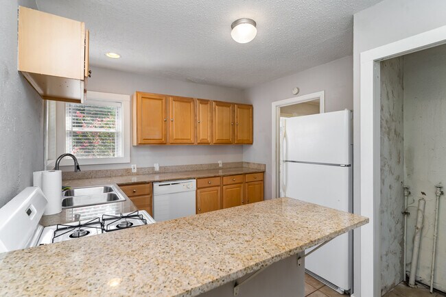 Building Photo - 7802 Morton St