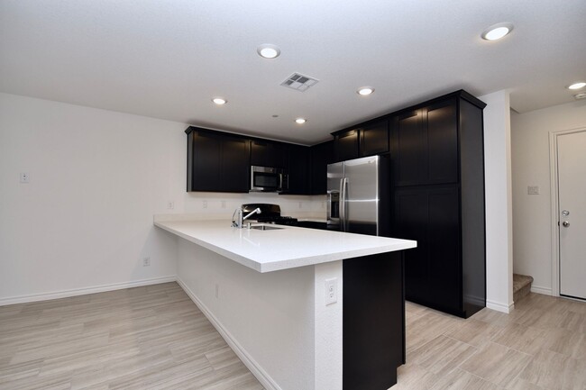 Building Photo - Brand New Build 3-Bedroom Townhome in Nort...