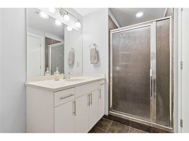 Building Photo - 401 N 2nd St