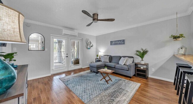 Building Photo - 318 Bream Ave
