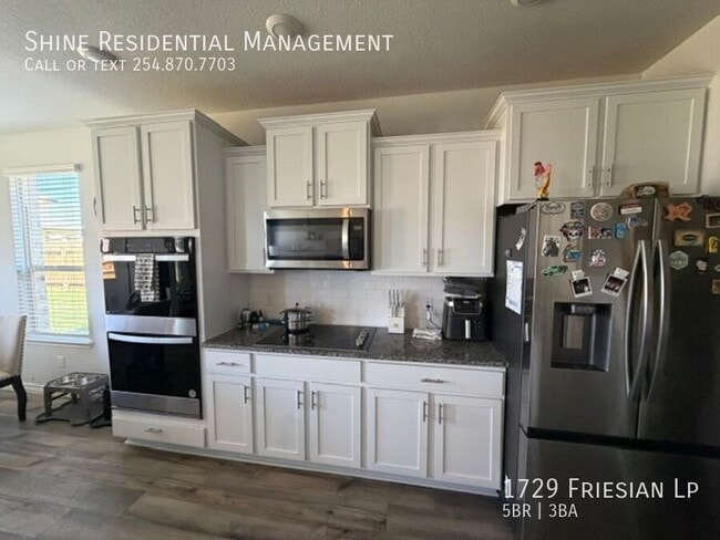 Building Photo - 1729 Friesian Lp