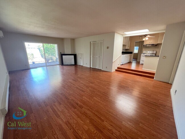 Building Photo - 467 Novato Ave
