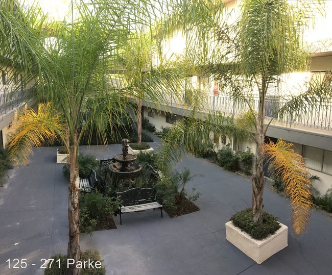 Building Photo - Parke Pasadena