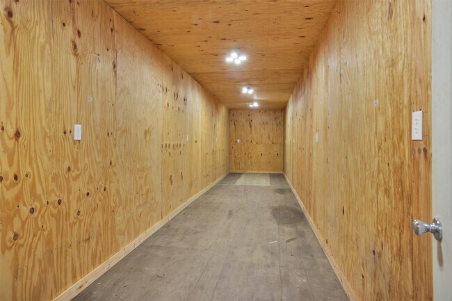 Building Photo - 5500 Penny Rd