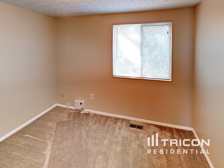 Building Photo - 6151 Raintree Bend