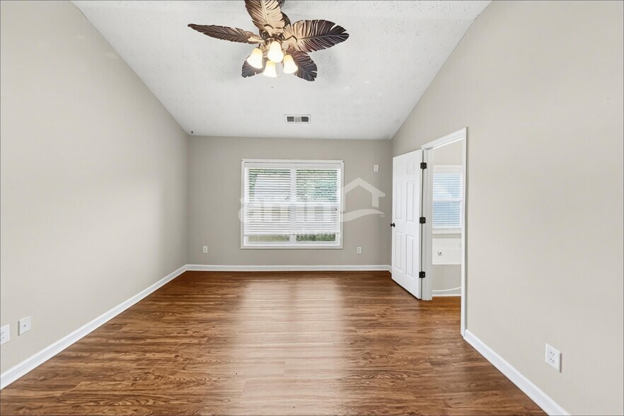 Building Photo - 304 Woodland Pass