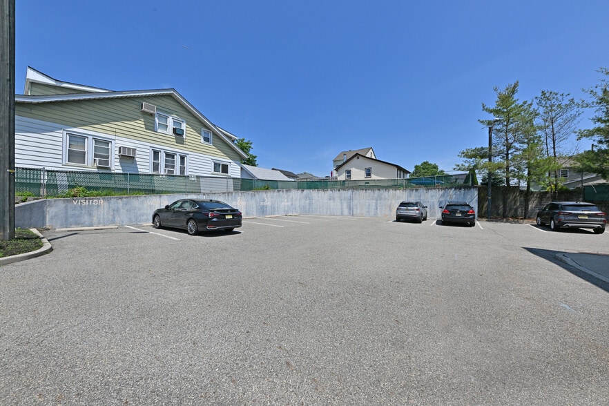Building Photo - 59 Lincoln Ave