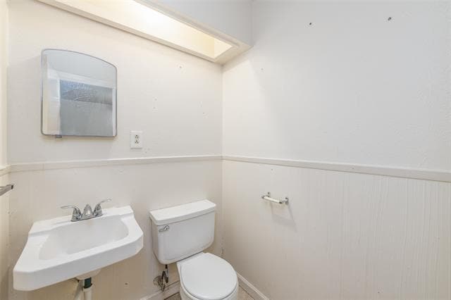 Building Photo - 1816 E Tucker Blvd