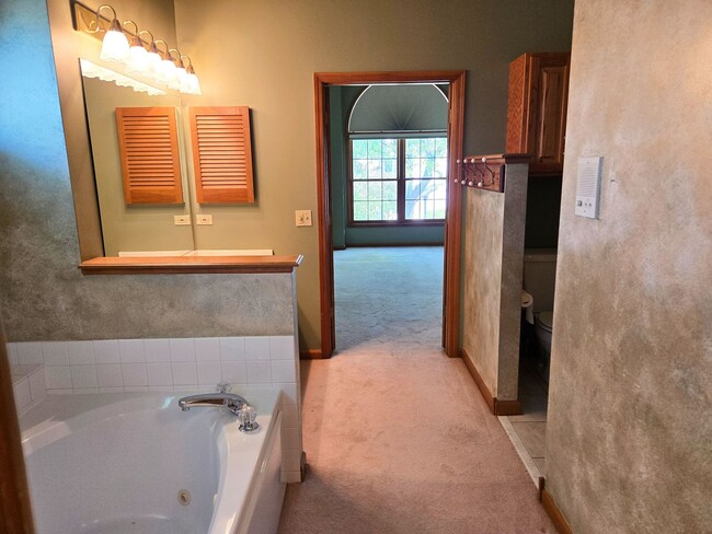 Building Photo - 2286 Brookside Ln