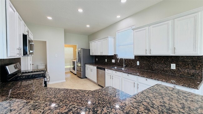 Building Photo - 3922 Coral Shadows Dr