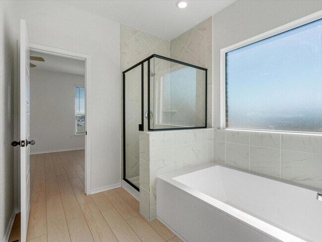 Building Photo - 12501 Chumleys St