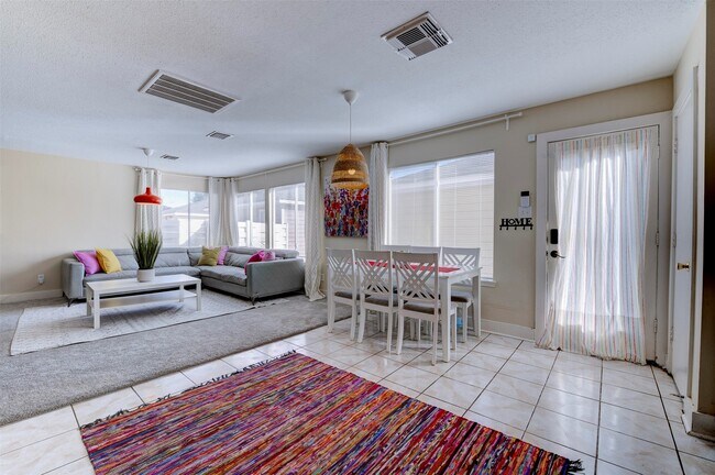 Building Photo - 3818 E Traditions Ct