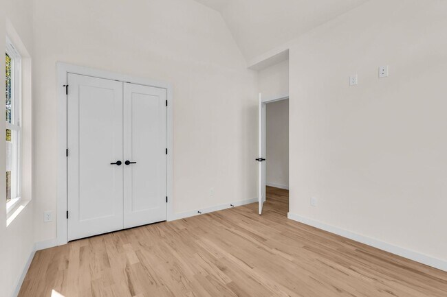 Building Photo - Amazing New Construction in North Nashville!