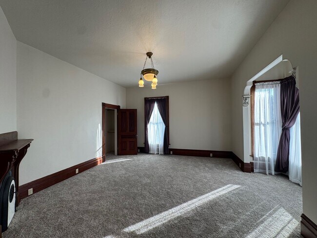 Building Photo - 801 Summer St