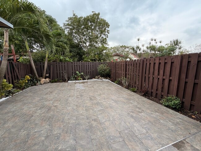 Building Photo - 9662 SW 148th Ave