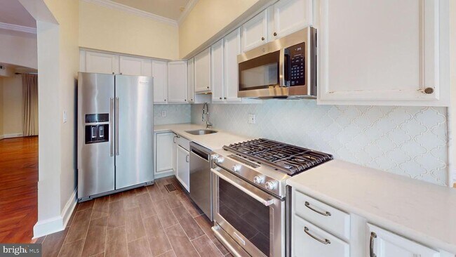 Building Photo - 5506 4th St NW