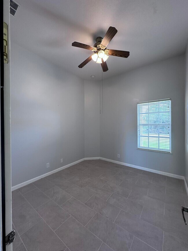 Building Photo - 6025 NW Wolverine Rd