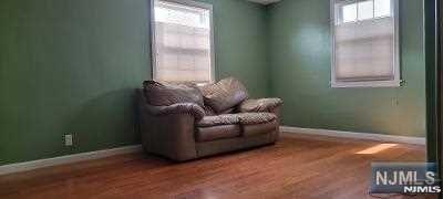 Building Photo - 12-14-14 1st St