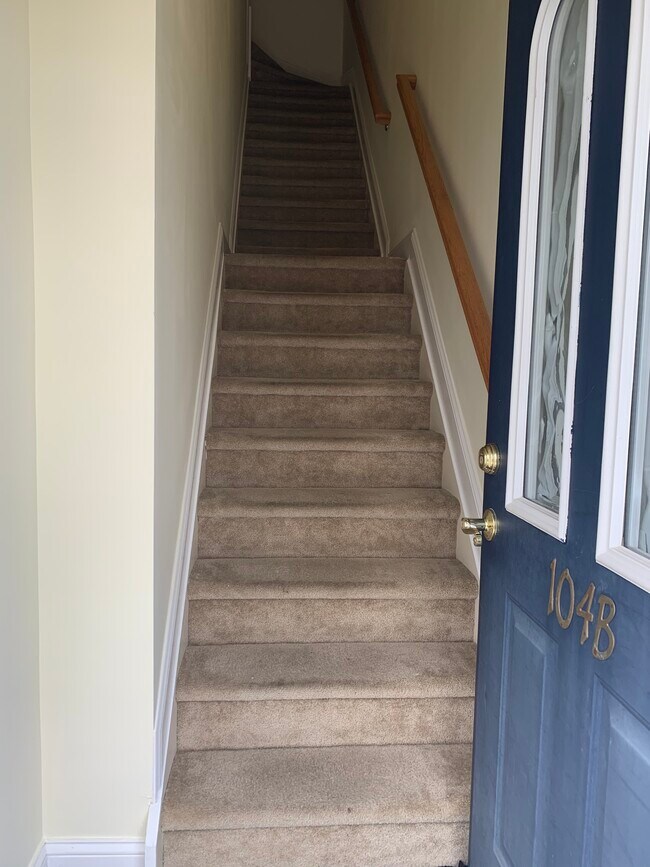 Building Photo - 104 Cove Ct