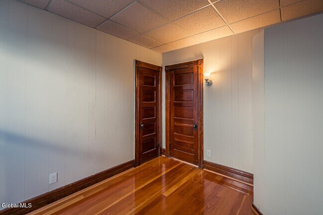 Building Photo - 65 Van Derveer St