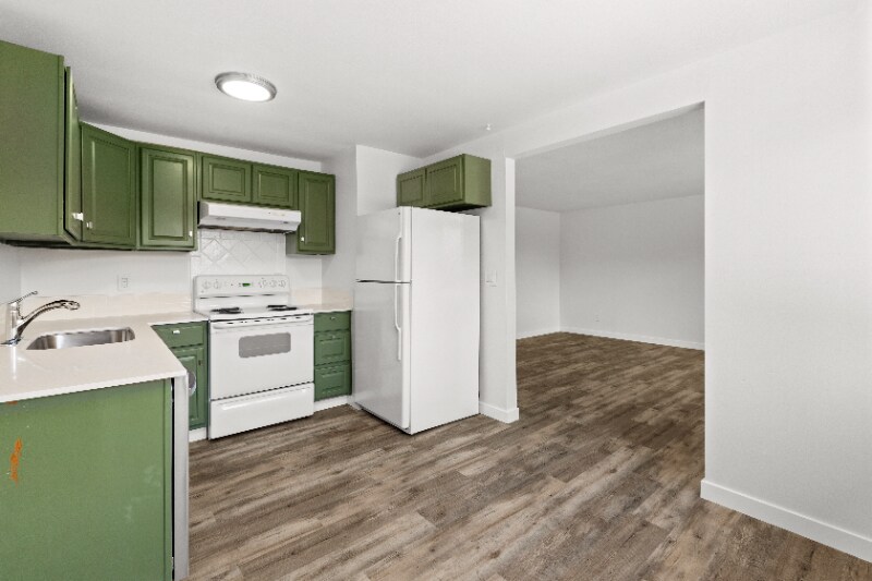 Building Photo - 813 Woodford Ave N