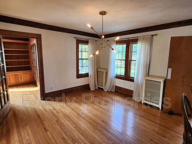 Building Photo - 120 68th Pl