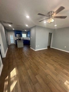 Building Photo - 2747 Poinsettia Dr