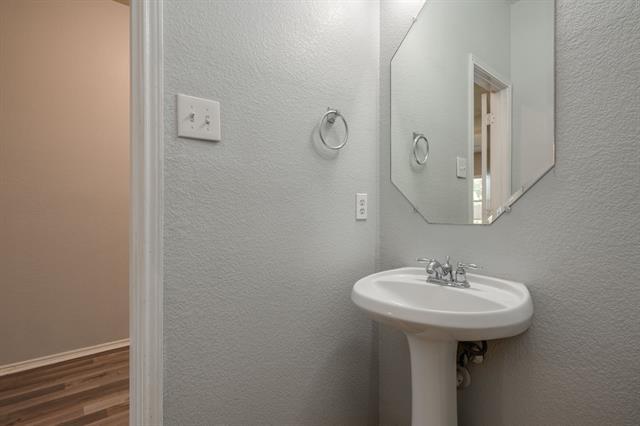 Building Photo - 3221 Kennedy Dr