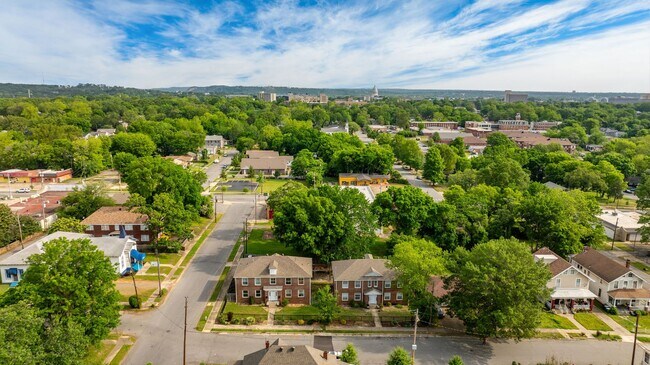 Building Photo - 1724 W 19th St