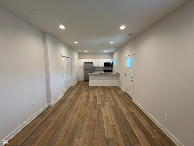 Building Photo - 415 N Walcott St
