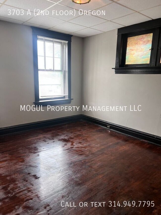 Building Photo - 3703 A (2nd floor) Oregon-