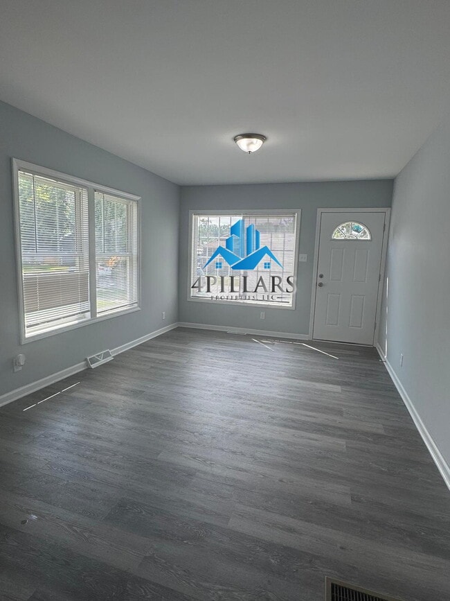 Building Photo - "Beautiful 3-Bedroom Retreat with 2 Baths ...
