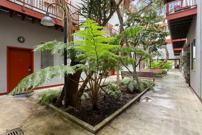 Building Photo - CHIC INDUSTRIAL 2BR/2BA CONDO Available Now!