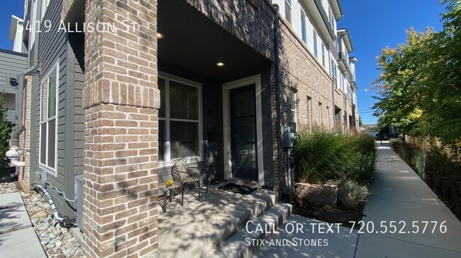 Building Photo - **Beautiful Arvada Townhome for rent! 3 be...