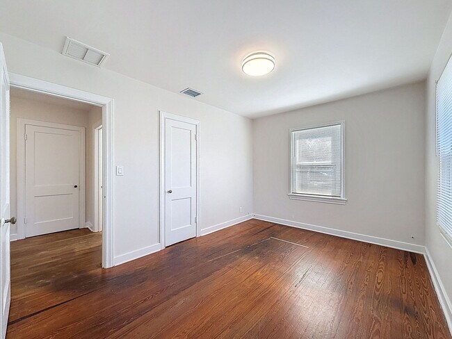 Building Photo - 3800 Dartmouth Ave N