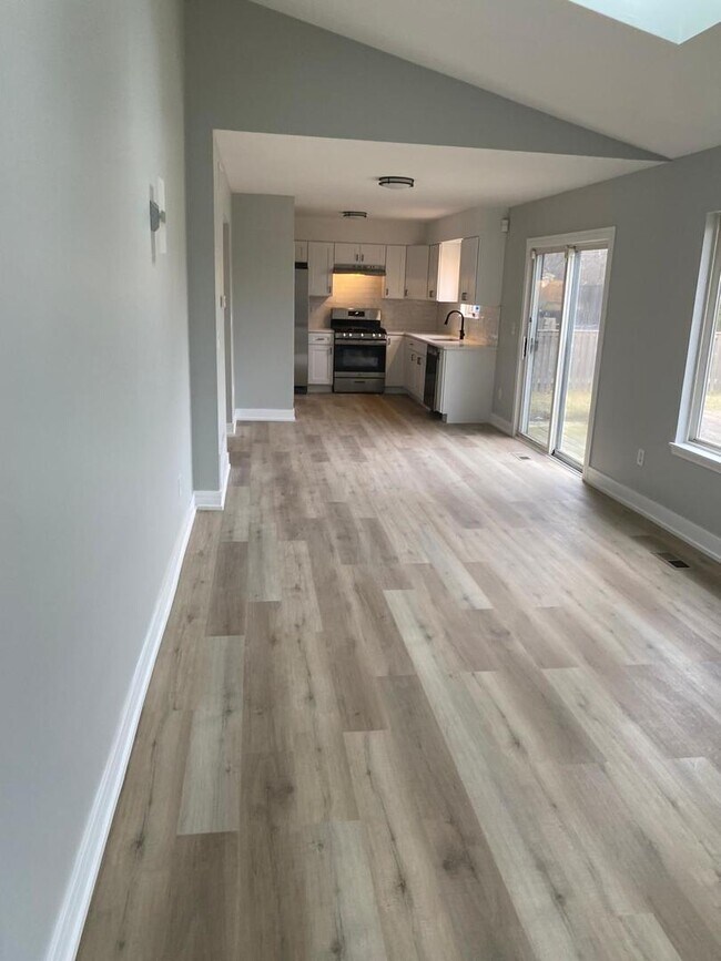 Building Photo - 21226 Chastworth Ln