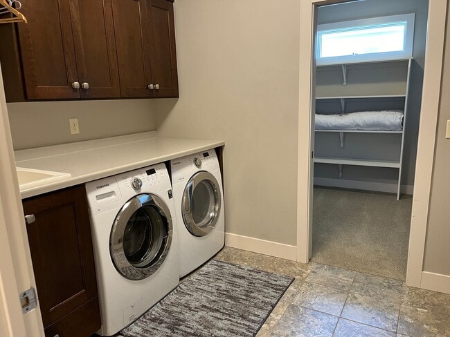 Building Photo - Rochester's Finest Guest Home