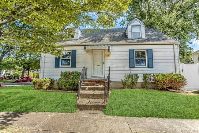 Primary Photo - 136 N 1st St