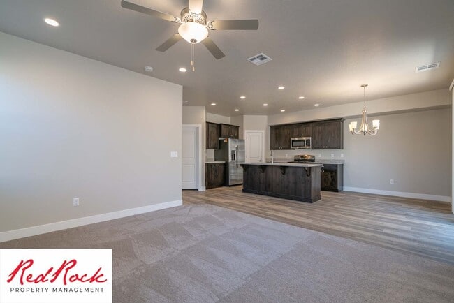 Building Photo - Spacious Townhome in Hurricane Heights