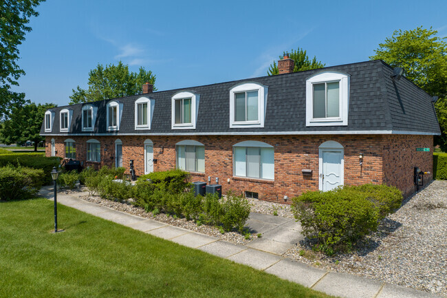 Building Photo - Continental Plaza Apartments